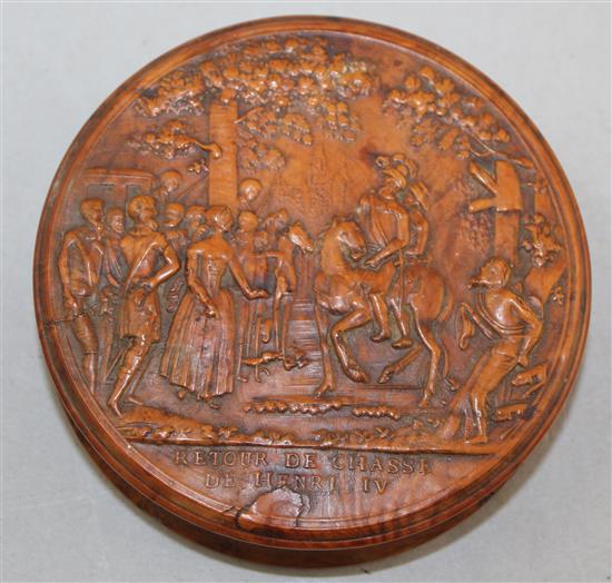 A snuff box, a box and a desk seal